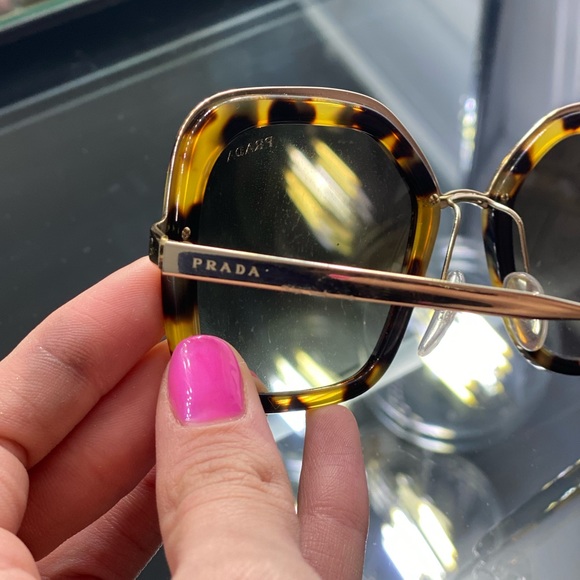 PRADA NEW! SHOW STOPPING🤩Havana Square Sunglasses - Picture 5 of 7